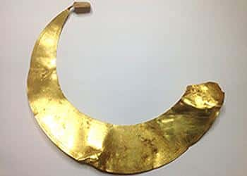 4000-year-old-bronze-lunula-2