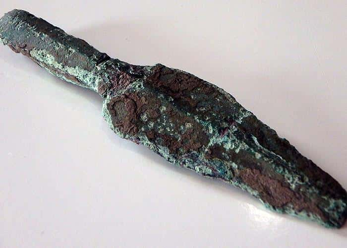 2500-year-old-copper-spear-point-3