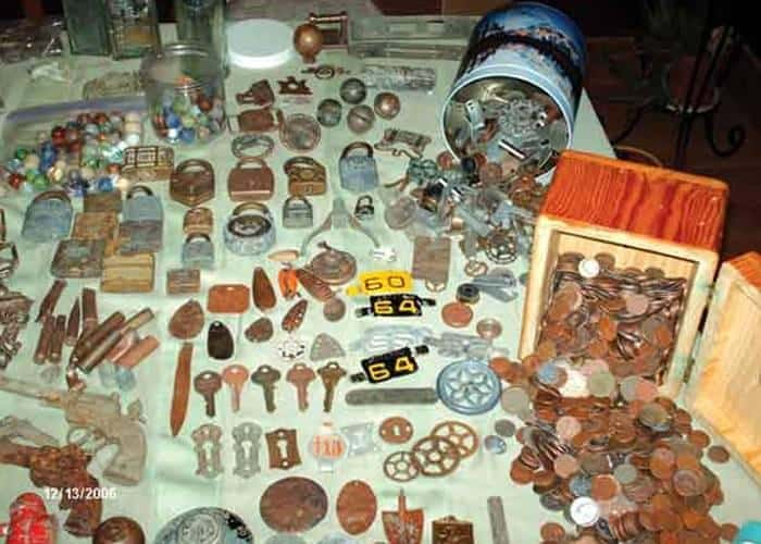 thousands-of-coins-and-other-treasures-in-the-rocky-mountain-2