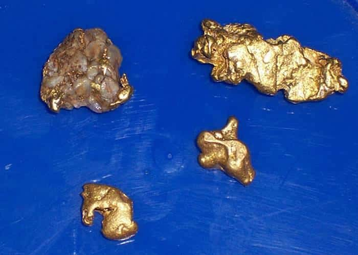 whites-gmt-metal-detector-finds-gold-nugget-3