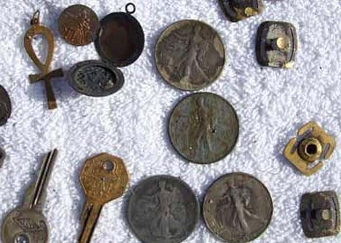 fisher-metal-detector-finds-rings-coins-and-more-4