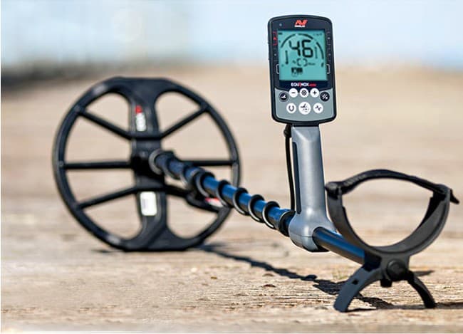 Minelab Equinox 800 Metal Detector